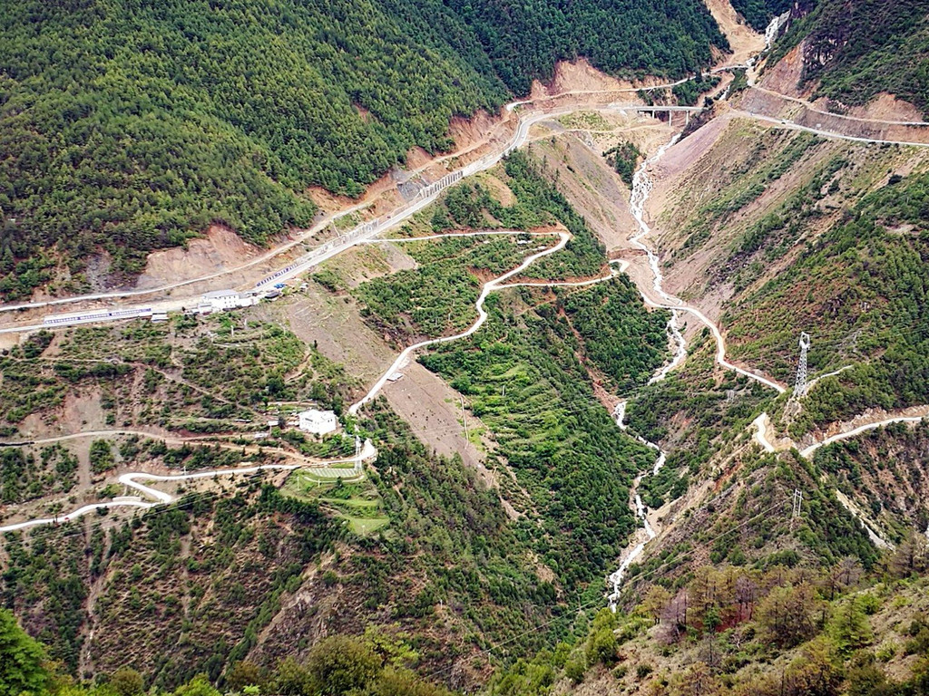 g214滇藏公路 德钦县