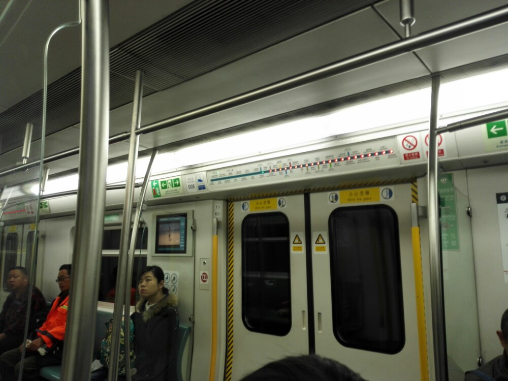 坐地铁4号线去西直门(出口紧挨着北京