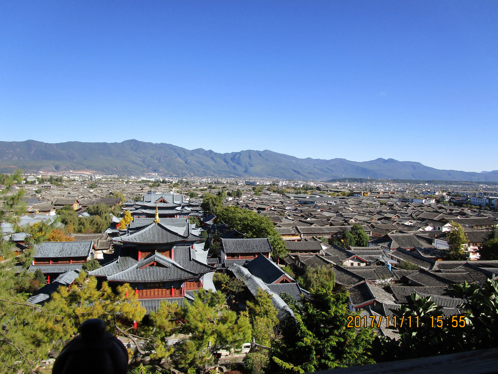 木府登高远,丽江全景图.