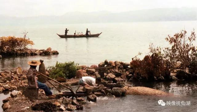 80年的禄充波息湾 千年渔村-禄充 抚仙湖孤山岛(摄影于80年代) 90