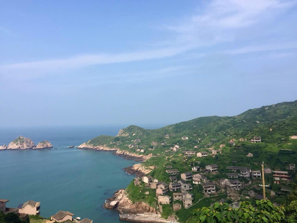 嵊山岛后头湾荒村                          