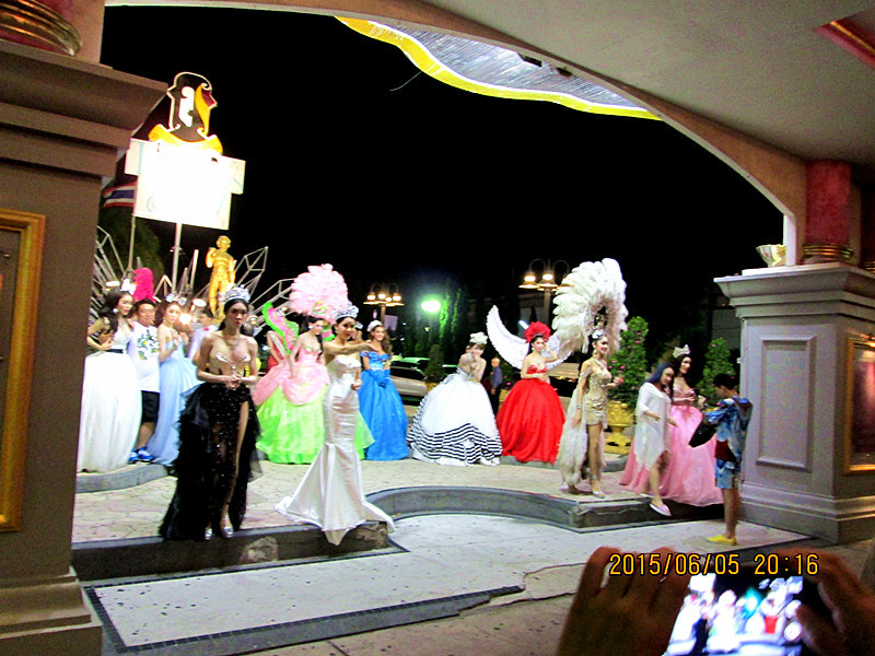 那年,我第一次出国自由行-澳门、泰国、香港、