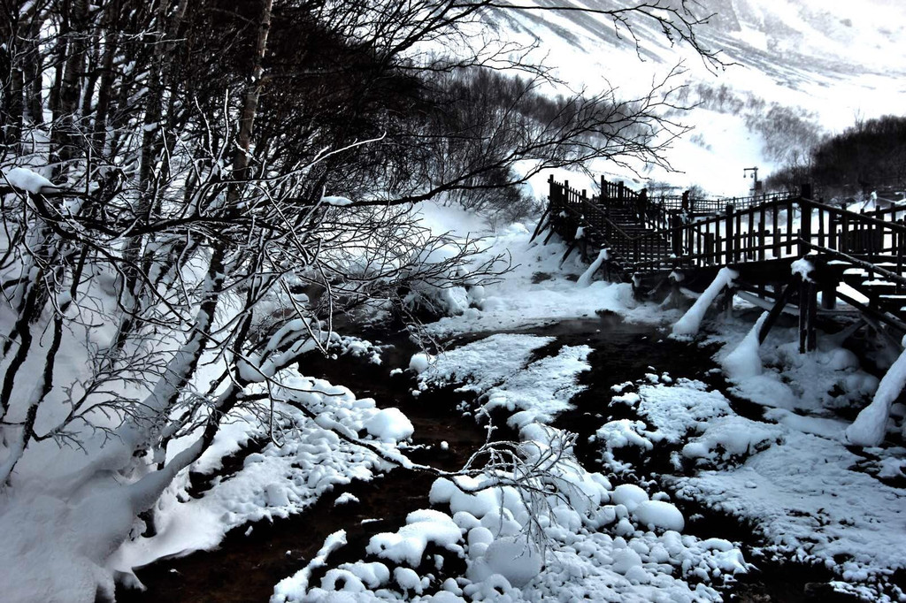 冰天雪地任我闯.漫雪纷飞背包行