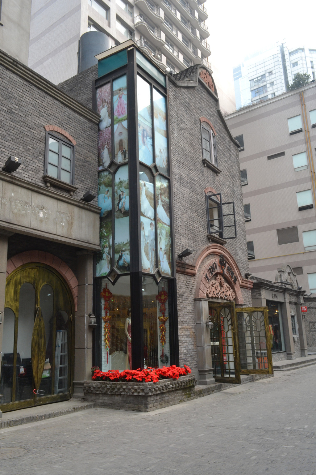 streetguest 2014-02-10 140581 5513 306 这个锦华馆在现代化的商业